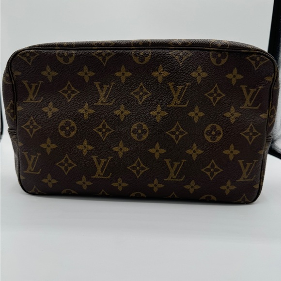 Louis Vuitton Vintage Monogram Toiletry 28 - Picture 5 of 5